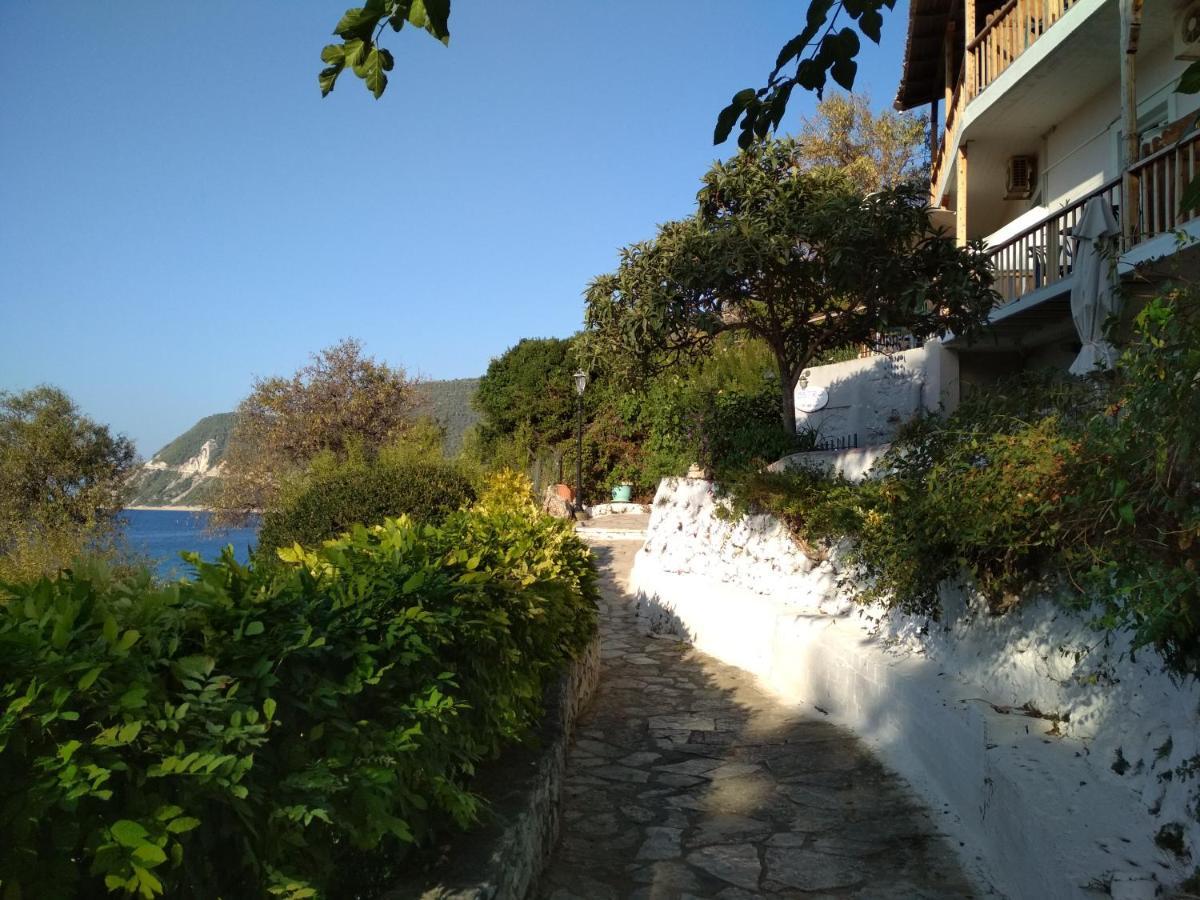 Ostria Hotell Áyios Nikítas Exteriör bild